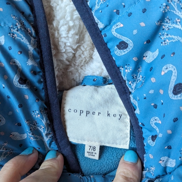 Copper Key girl's hooded puffer vest with swan print - Picture 9 of 14